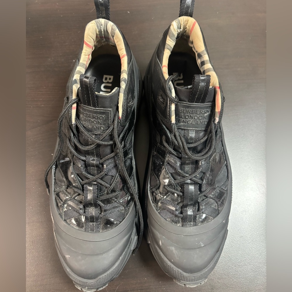 BURBERRY Men's Black Chunky Sneakers